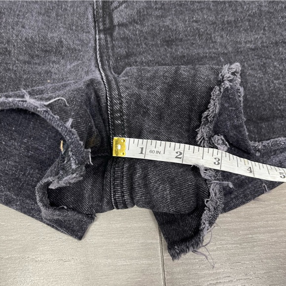 Levi’s Premium Ribcage Denim Shorts Washed Black Bayou High Waisted Plus Size 32 - Picture 16 of 16